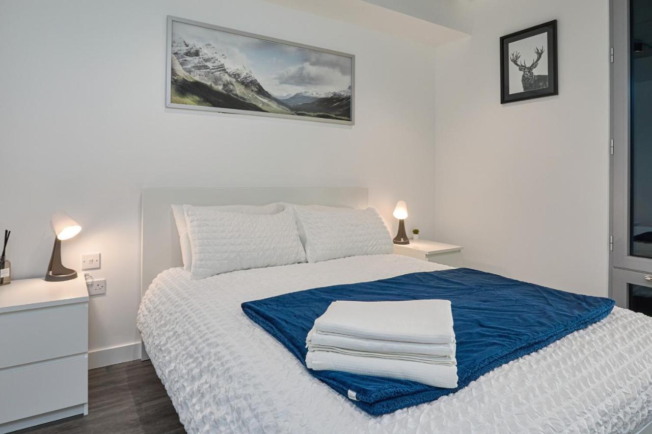 Morden Lovely 3Bedroom Apartment London Abbey Wood Buitenkant foto