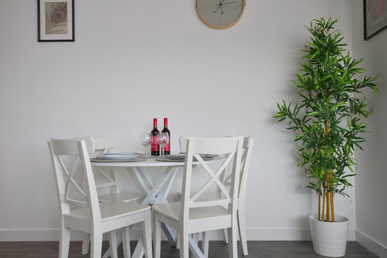 Morden Lovely 3Bedroom Apartment London Abbey Wood Buitenkant foto