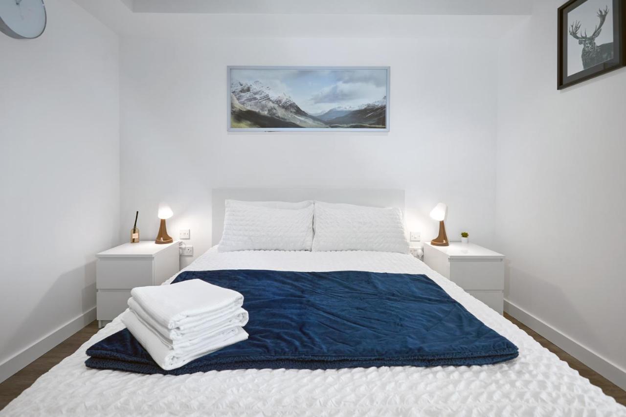 Morden Lovely 3Bedroom Apartment London Abbey Wood Buitenkant foto