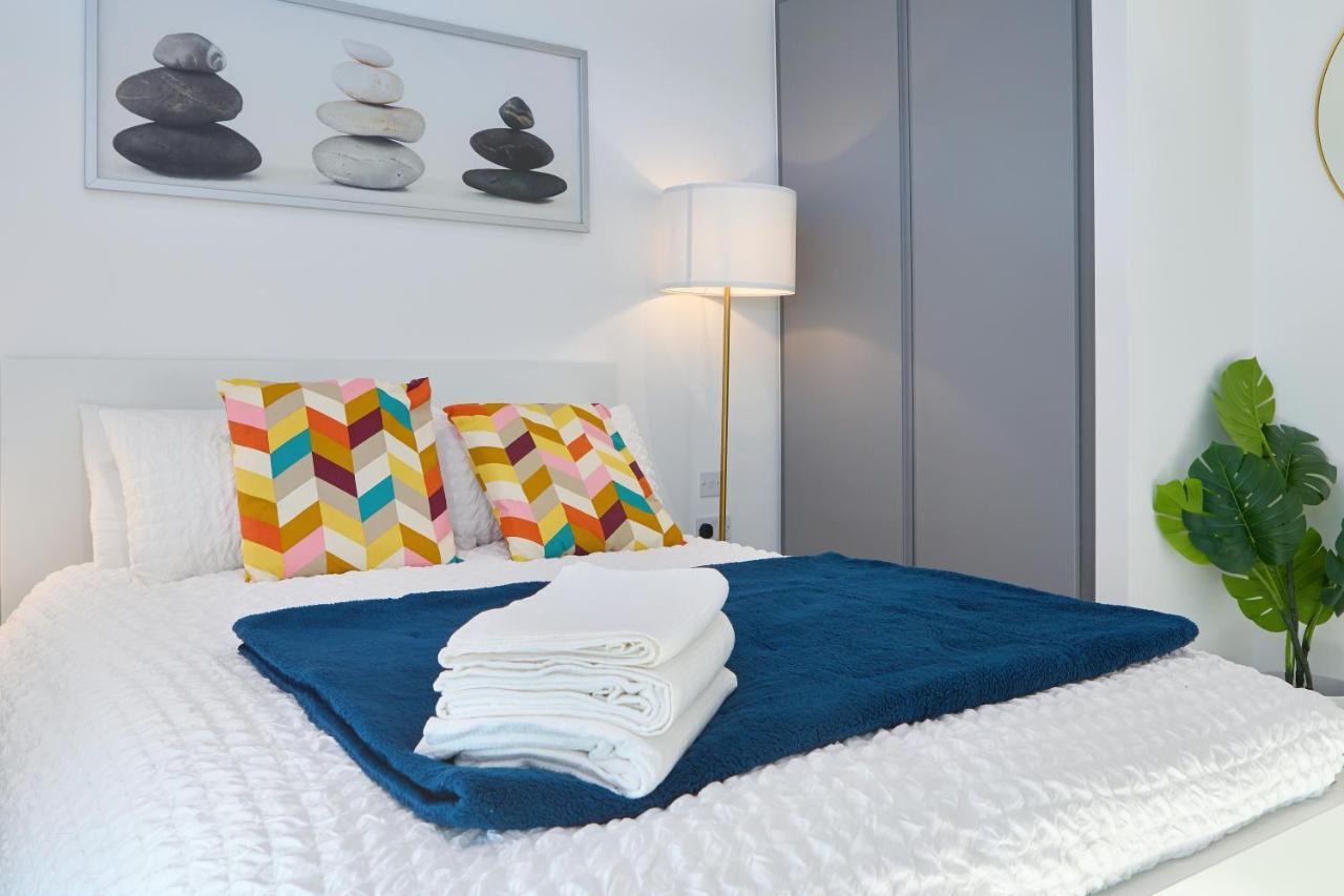 Morden Lovely 3Bedroom Apartment London Abbey Wood Buitenkant foto
