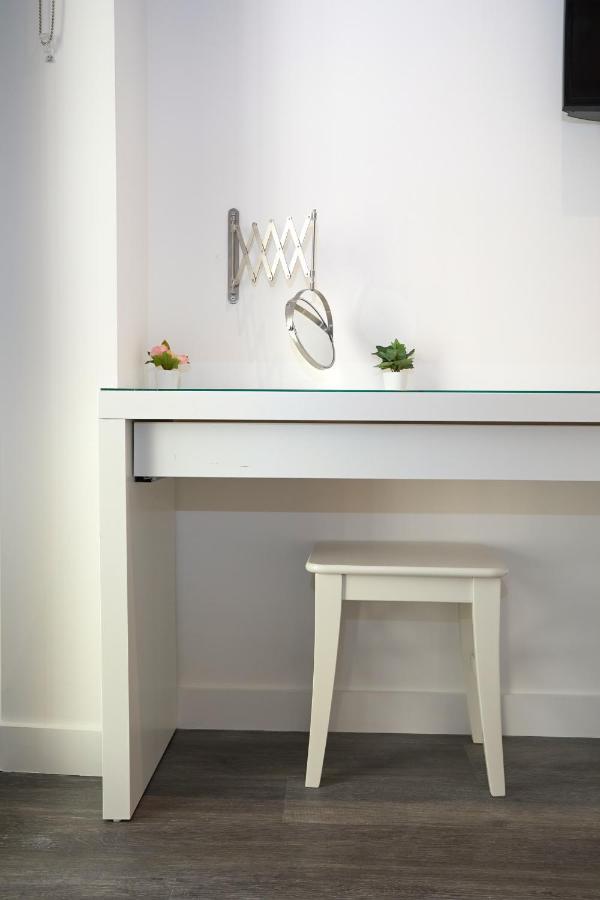Morden Lovely 3Bedroom Apartment London Abbey Wood Buitenkant foto